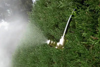 Sistema antizanzare per giardini e spazi esterni