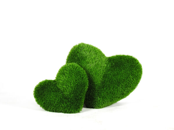 Cuscino cuore in erba sintetica